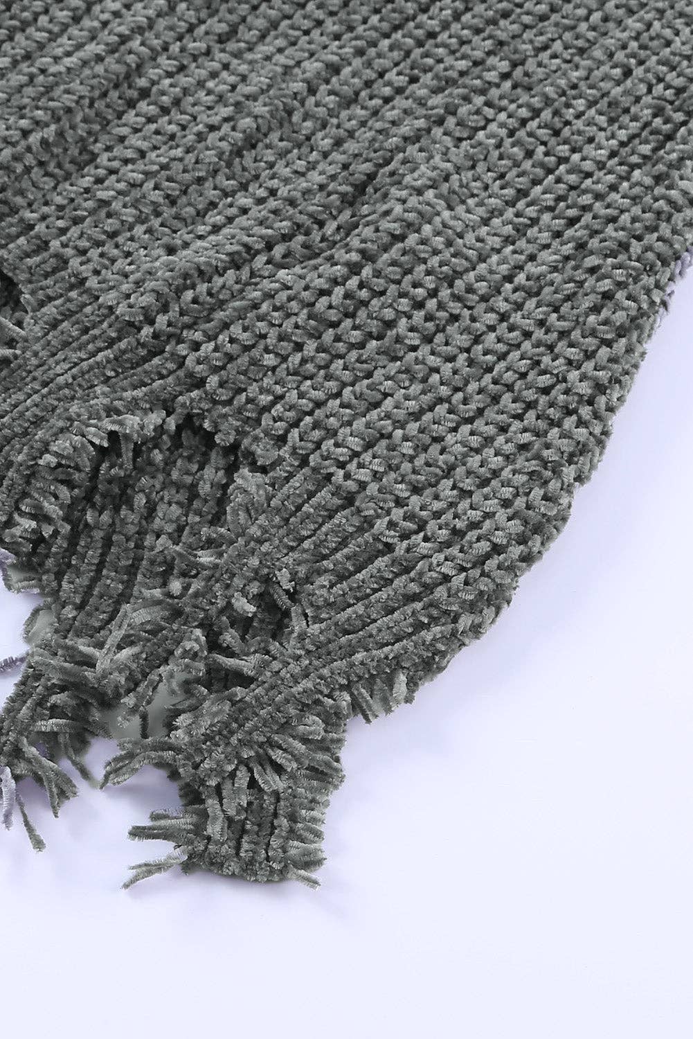 Distressed Pocketed Chunky Pullover Sweater: Grey