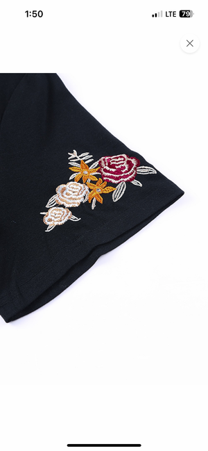 Black flower sleeve tee