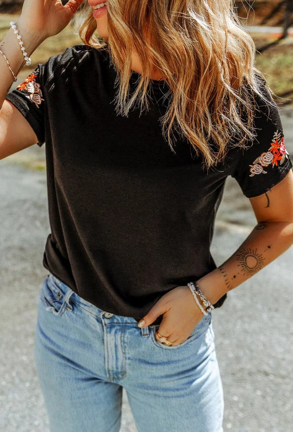 Black flower sleeve tee