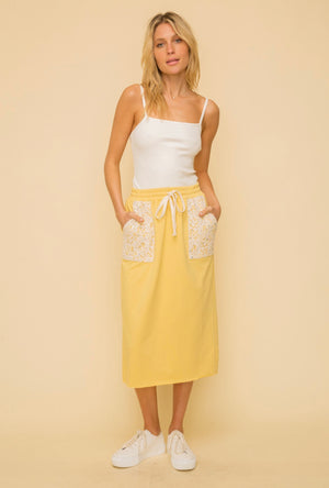 Skirt with lace pocket detail