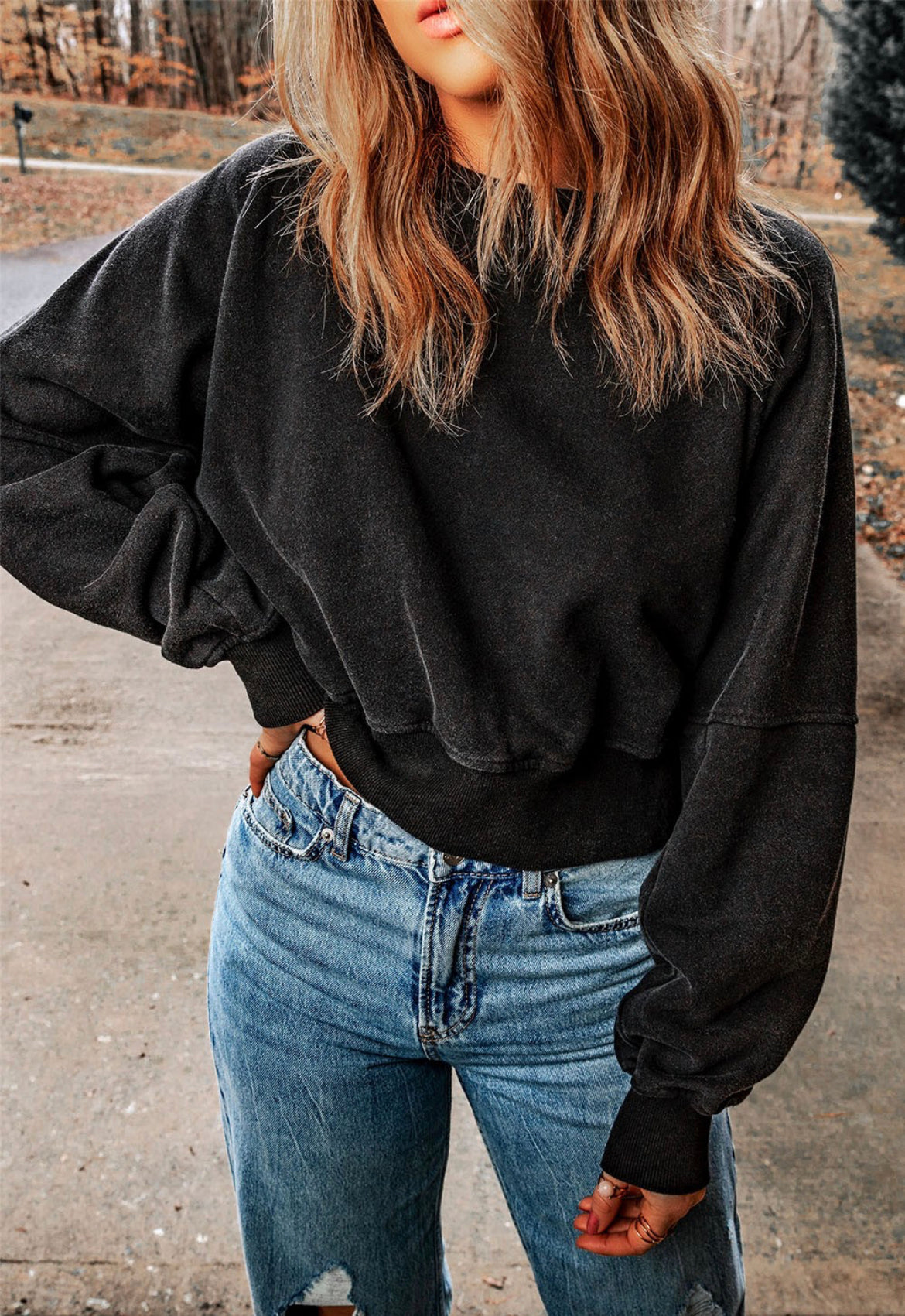 Black washed sweatshirt, V back