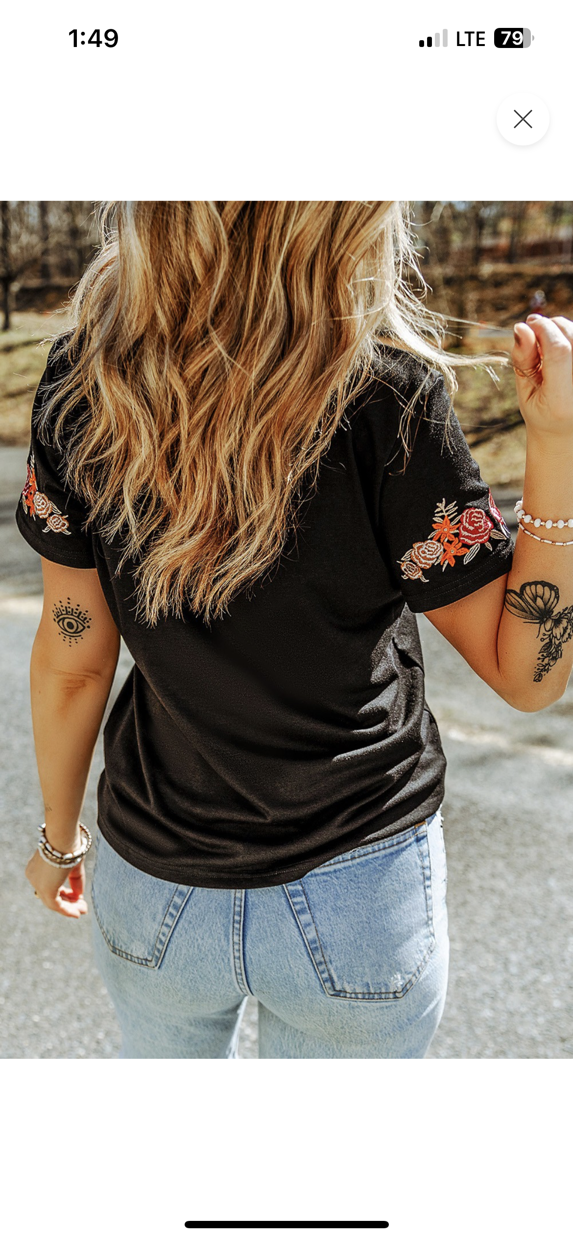 Black flower sleeve tee